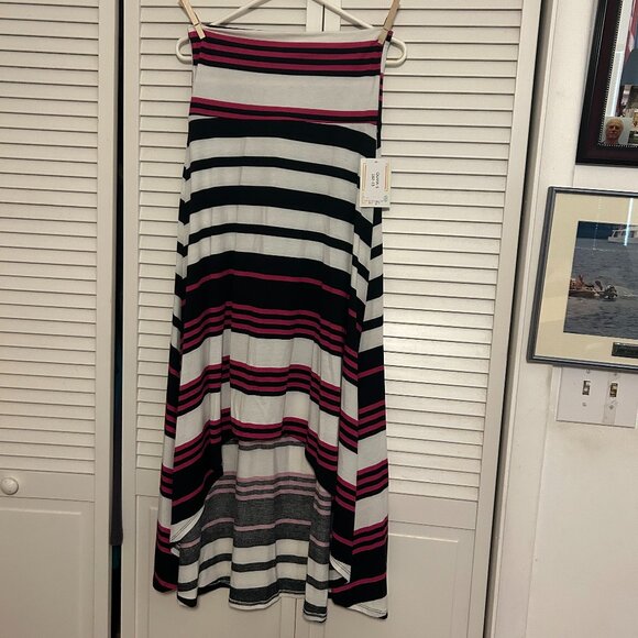 BRAND NEW-NEVER WORN LuLaRoe Olivia Skirt - Size S - Picture 1 of 3